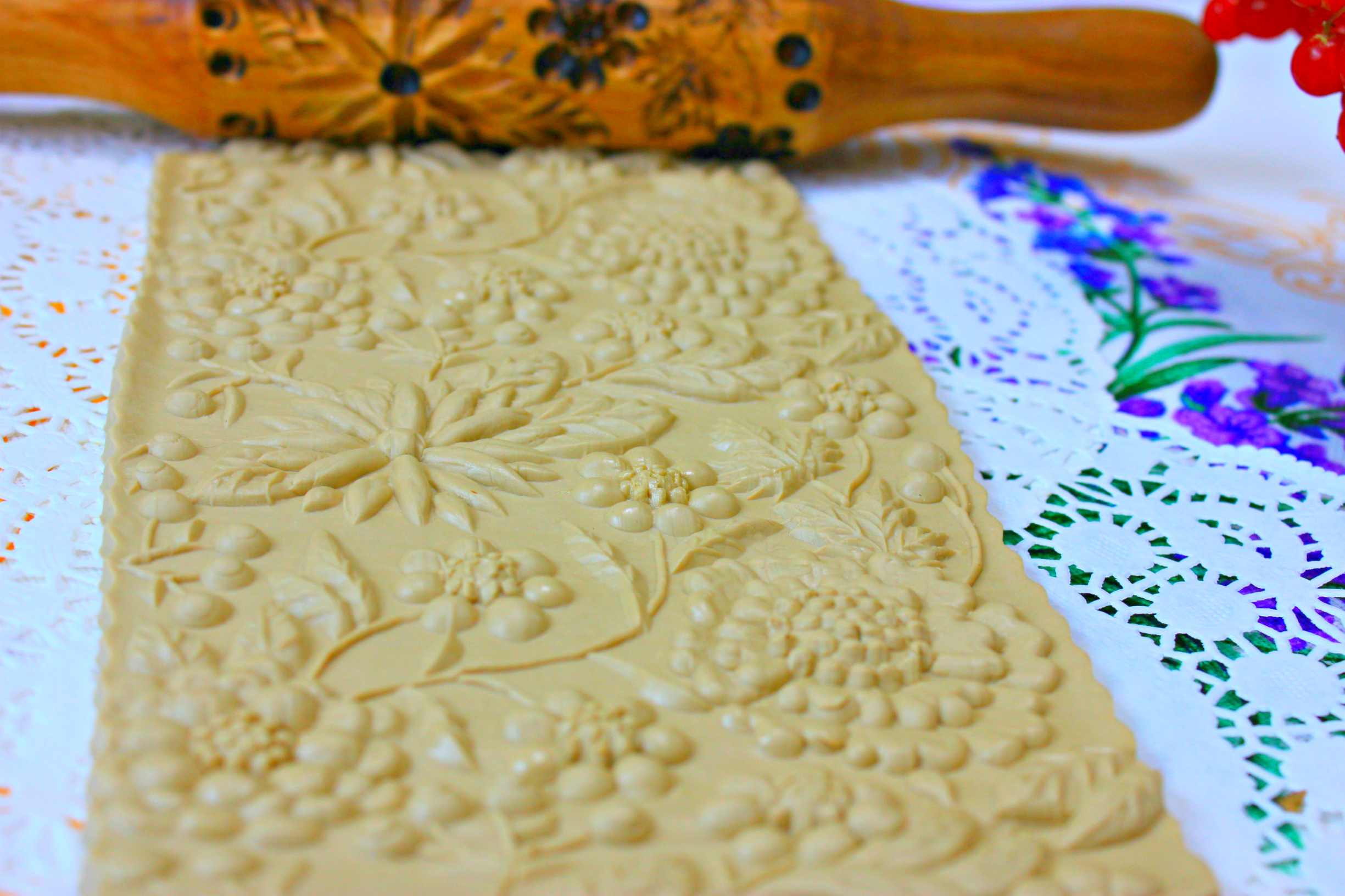 Floral engraved rolling pin, embossed handmade rolling pin for