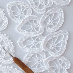 Crochet summer beach woman lace romper Julia pattern - Crealandia