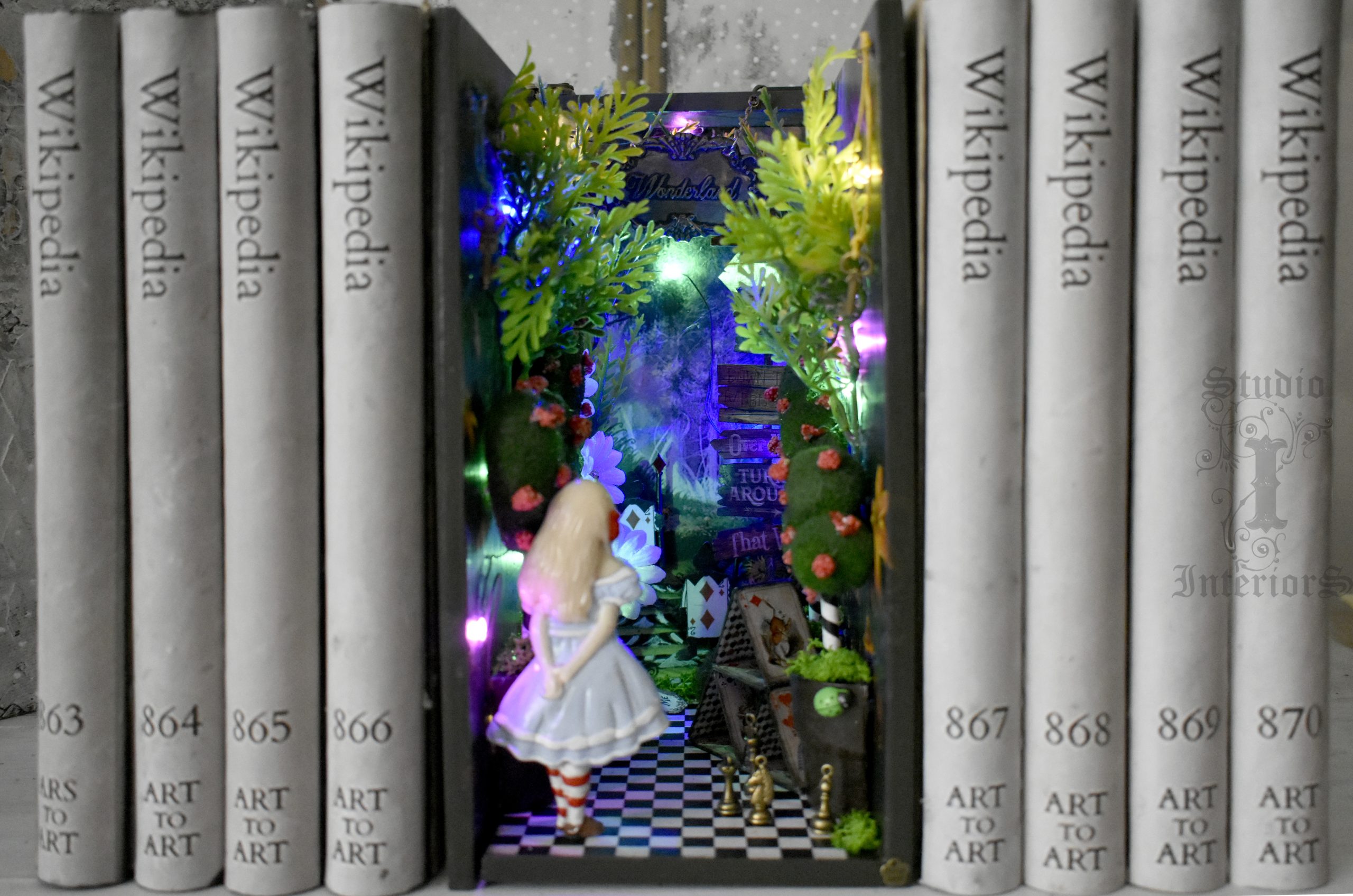 Book nook Alice in Wonderland, book insert Magic Forest