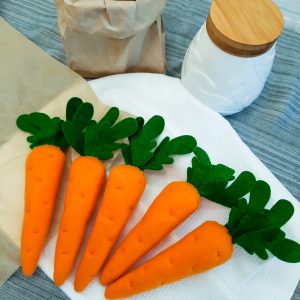 Felt carrots, felt food, felt vegetables, fake food, felt toys