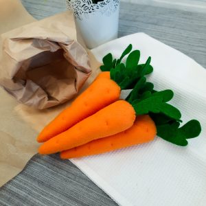 Felt carrots, felt food, felt vegetables, fake food, felt toys