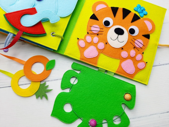 Quiet book Pattern,Sensory book - Crealandia