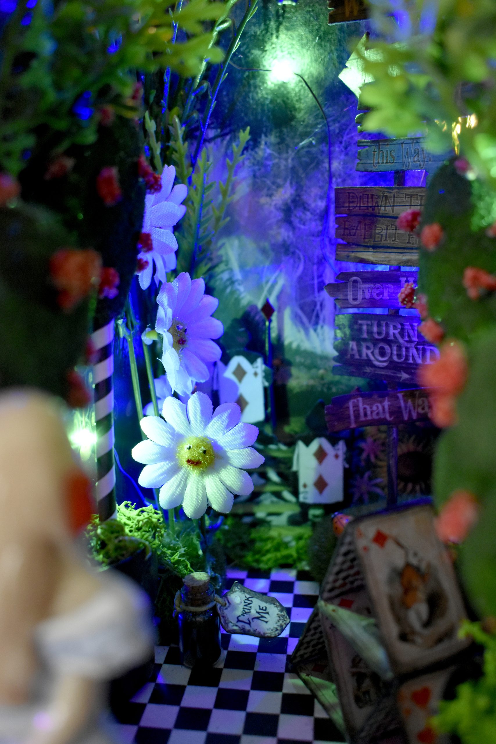 Book nook Alice in Wonderland, book insert Magic Forest