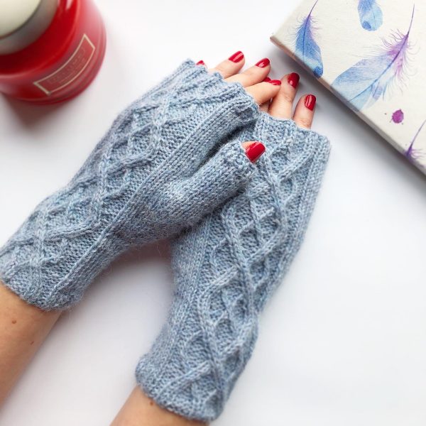 Celtica mitts knitting pattern (PDF ENG)