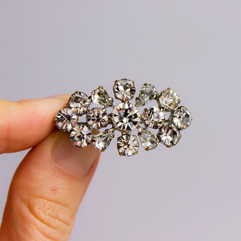 Vintage Brooch with Clear Oval Rhinestone