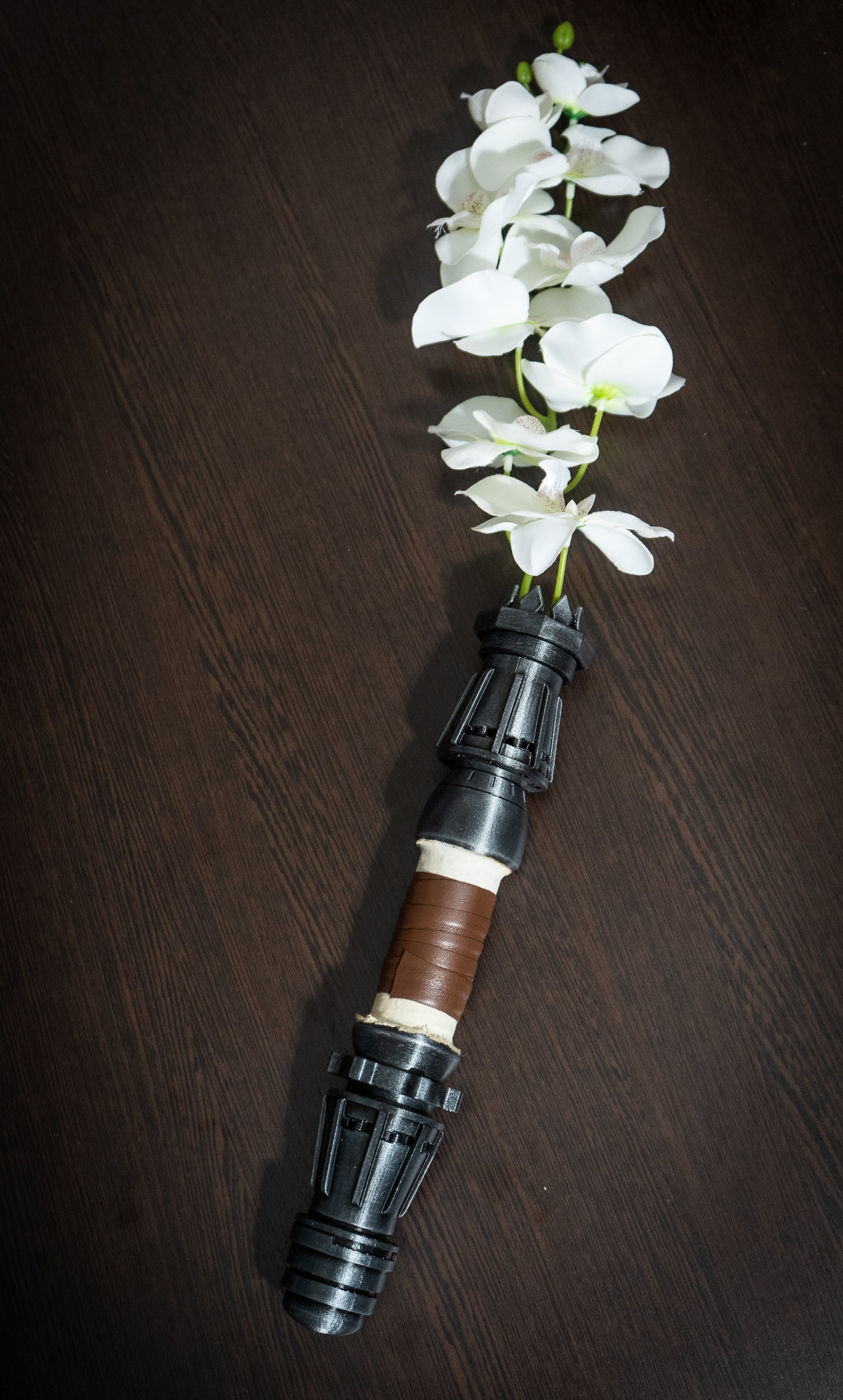 Star Wars Wedding White Rey's Lightsaber Bouquet Holder - Crealandia