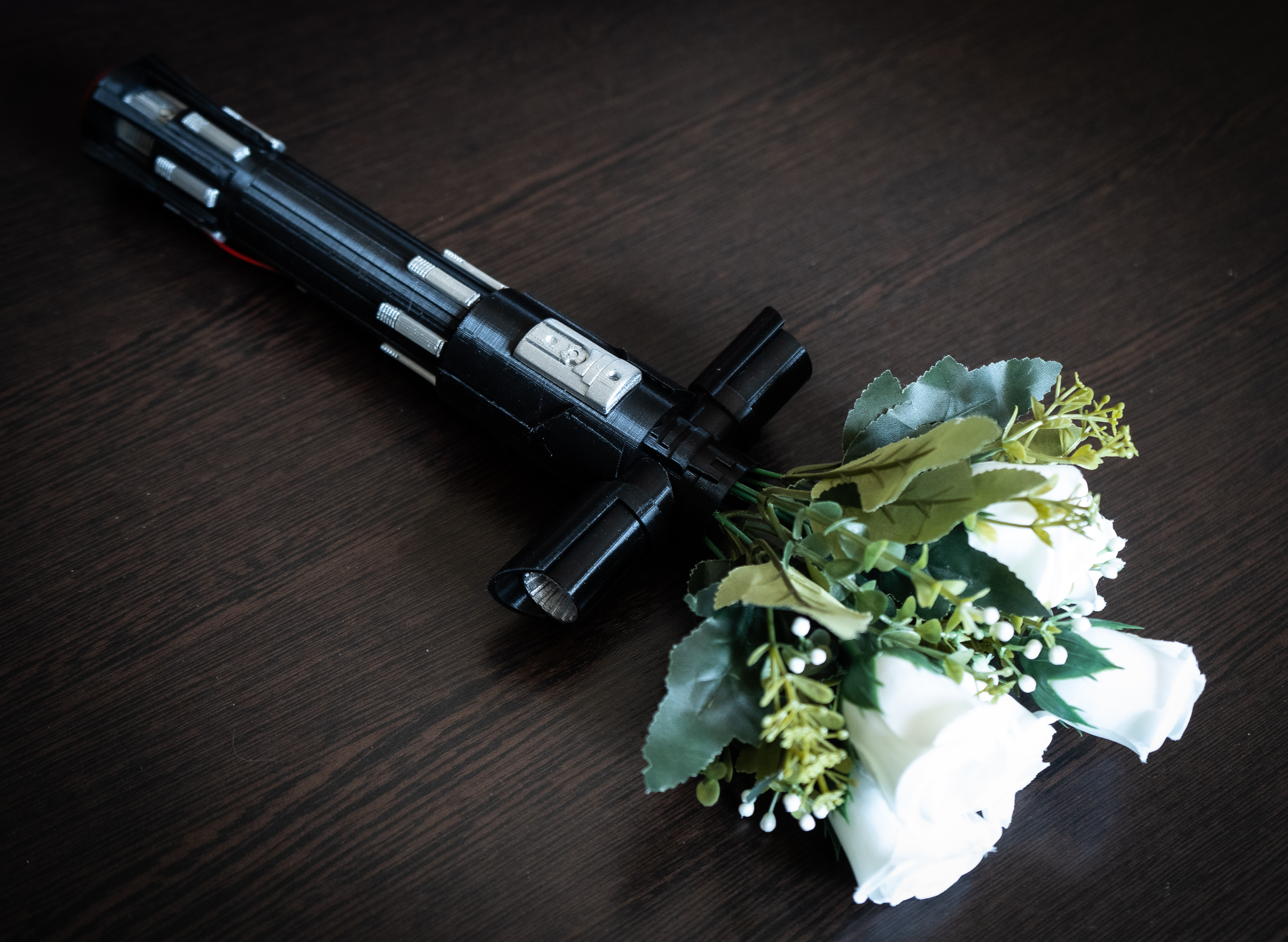 Star Wars Wedding White Rey's Lightsaber Bouquet Holder - Crealandia