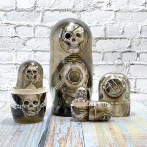 The horror of the deep sea. Nesting Dolls 7 inches (17,5 cm)