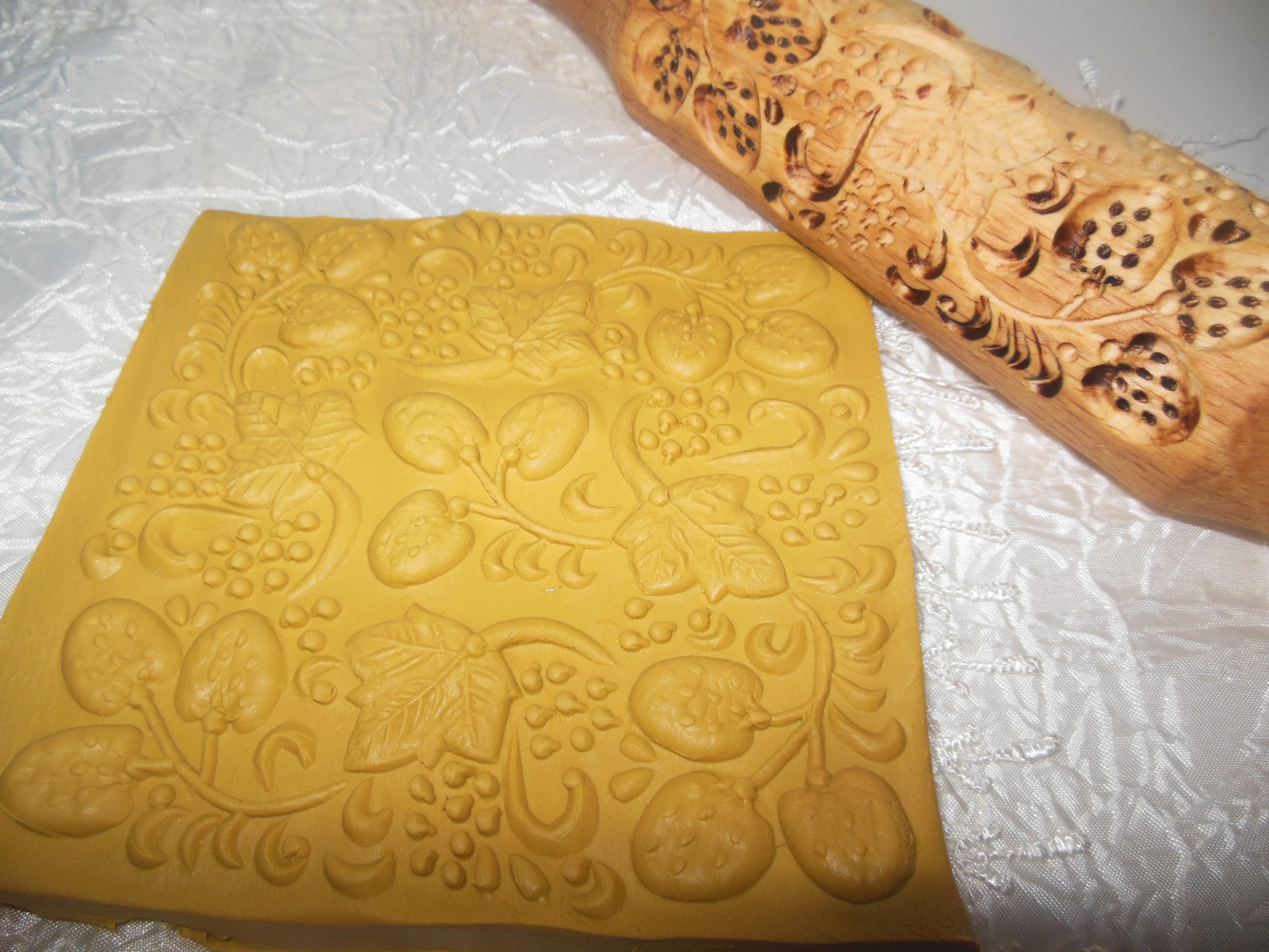 Strawberry Embossing Engraved Rolling pin Carved cookie mold