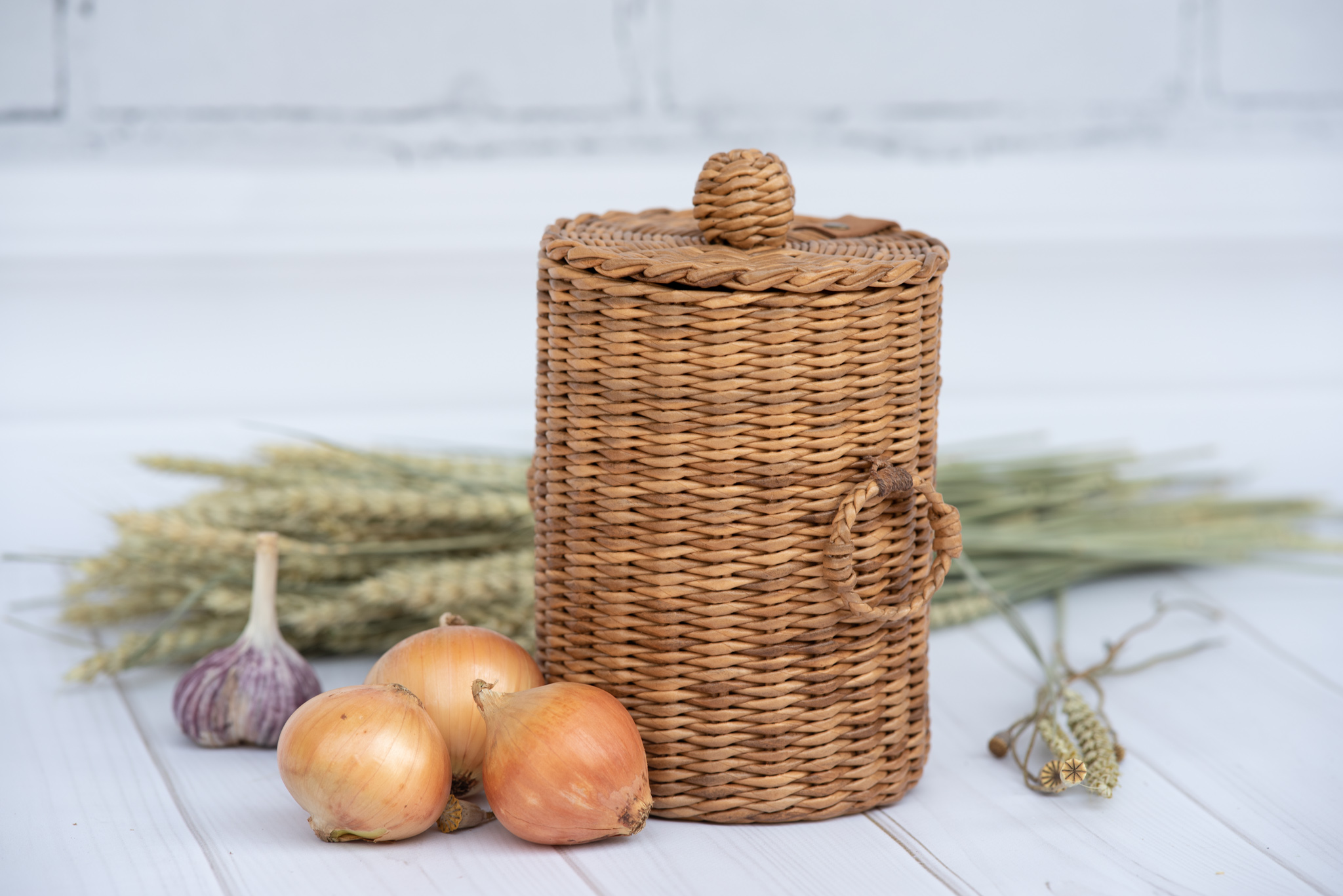 onion wicker basket with lid