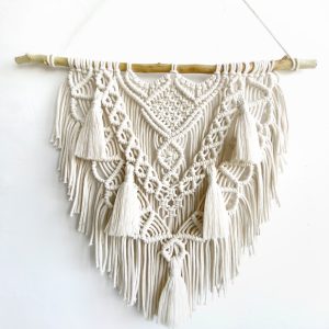 Bernat Macramé Keychains: Free Pattern and Tutorial - moogly