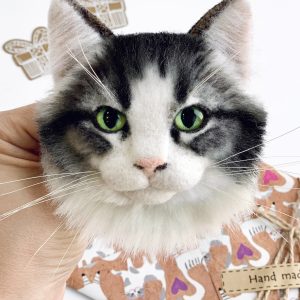Cat brooch – Needle felted cat pin. Sphynx, Maine coon, and any other cat breed.
