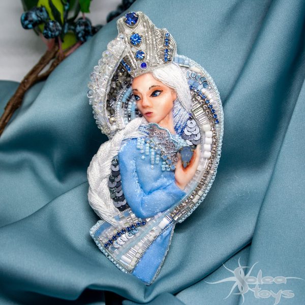 Snow queen brooch