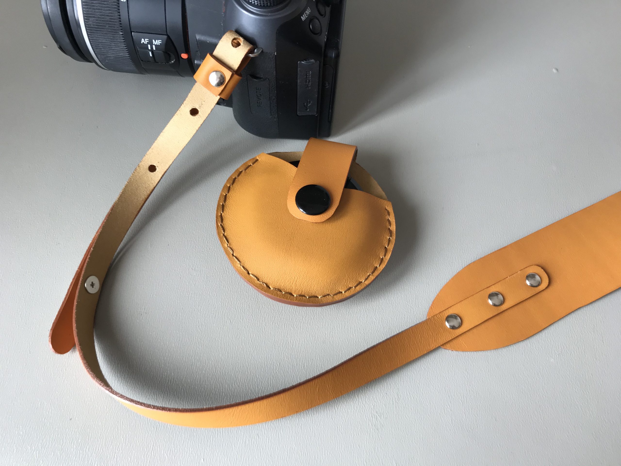 Leather camera strap pattern PDF - Crealandia