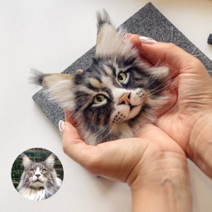 Cat brooch from photo. Personalized pet portrait pin