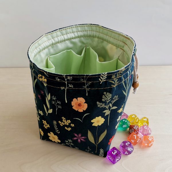Large dice bag with pockets wild flowers