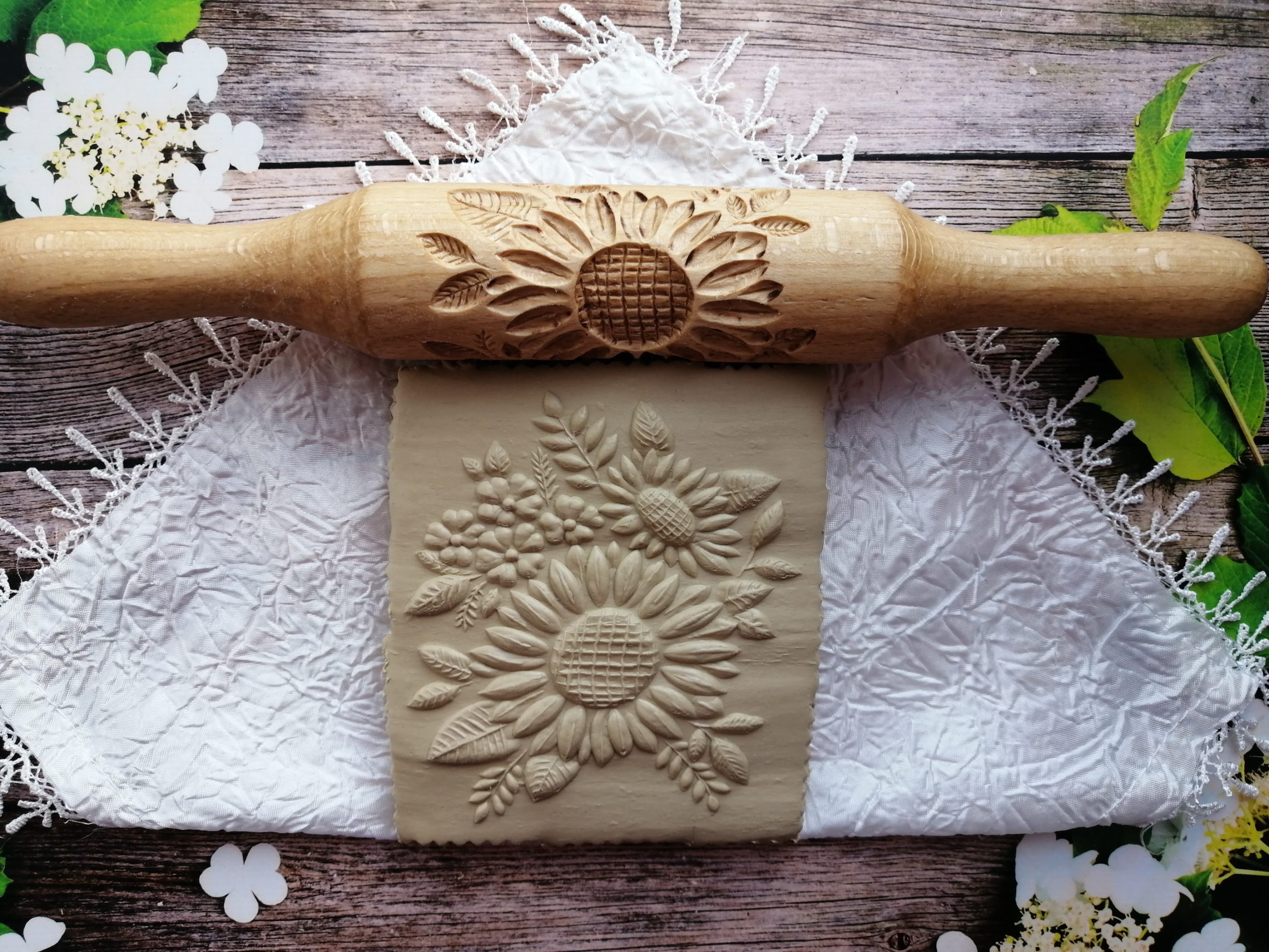 Engraved rolling pin, Embossed wood rolling pin, Sunflower