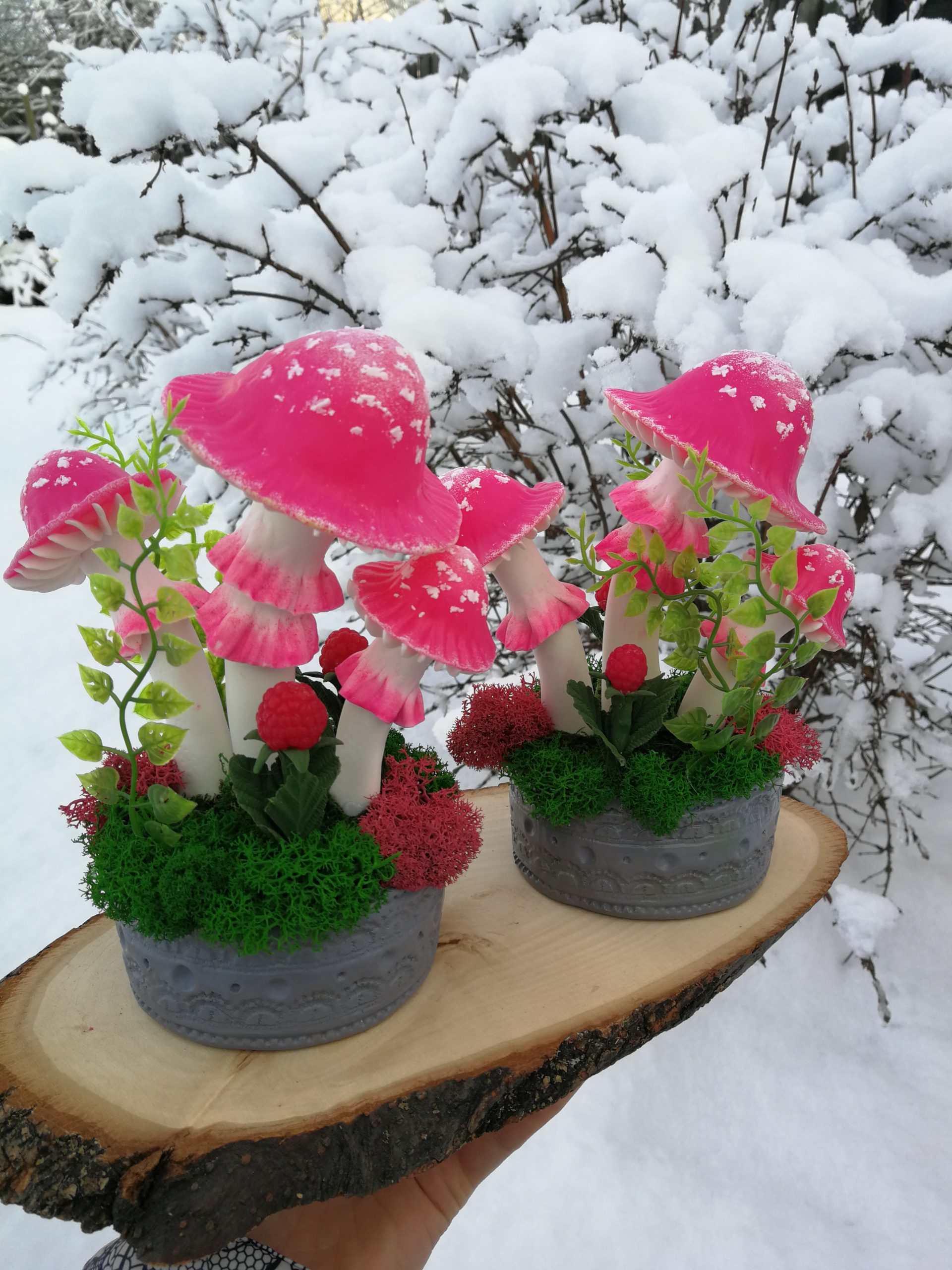 pink mushroom lamp consisting of pink LED mushrooms