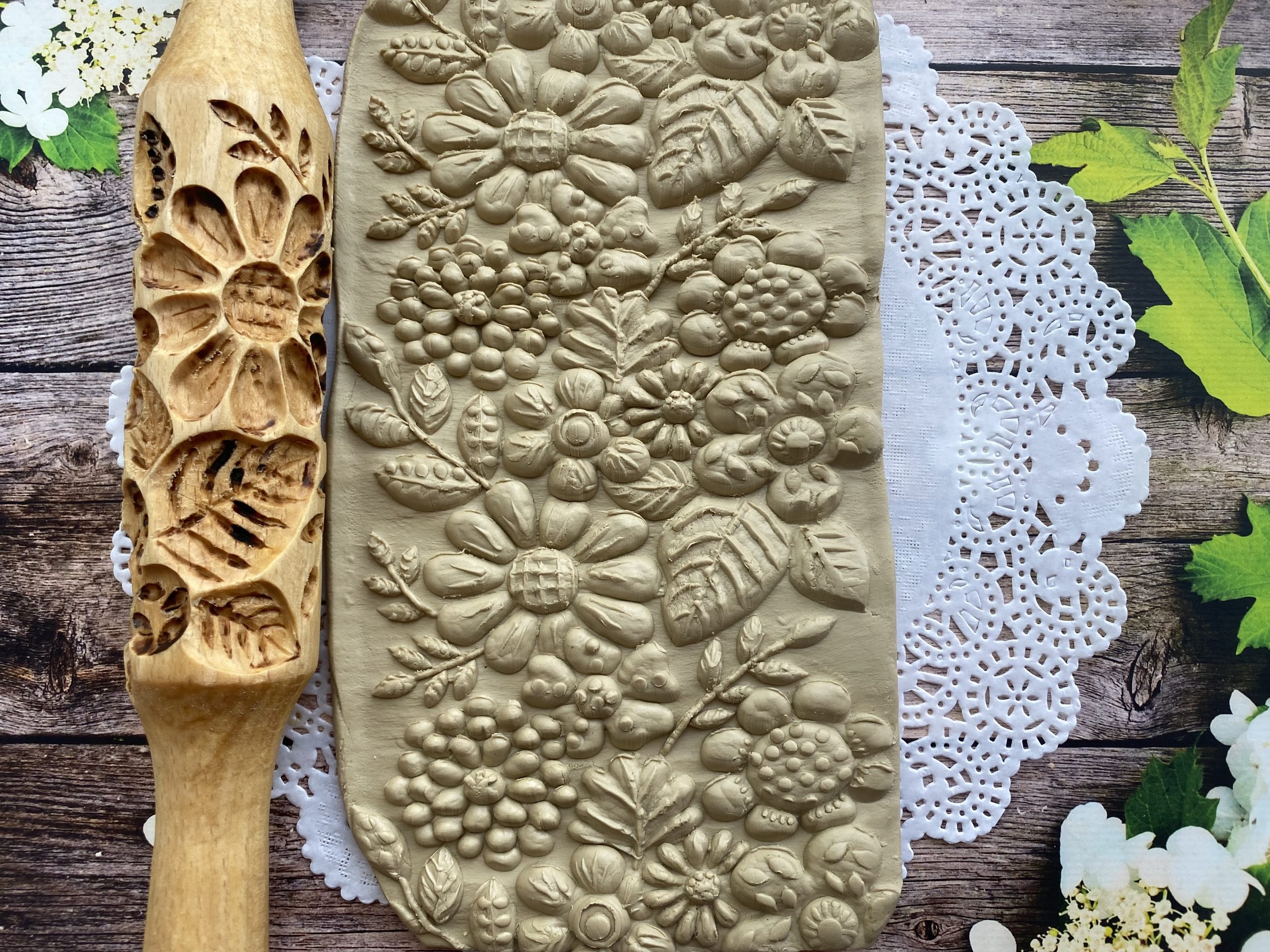 Embossed rolling pin, engraved rolling pin, with bees