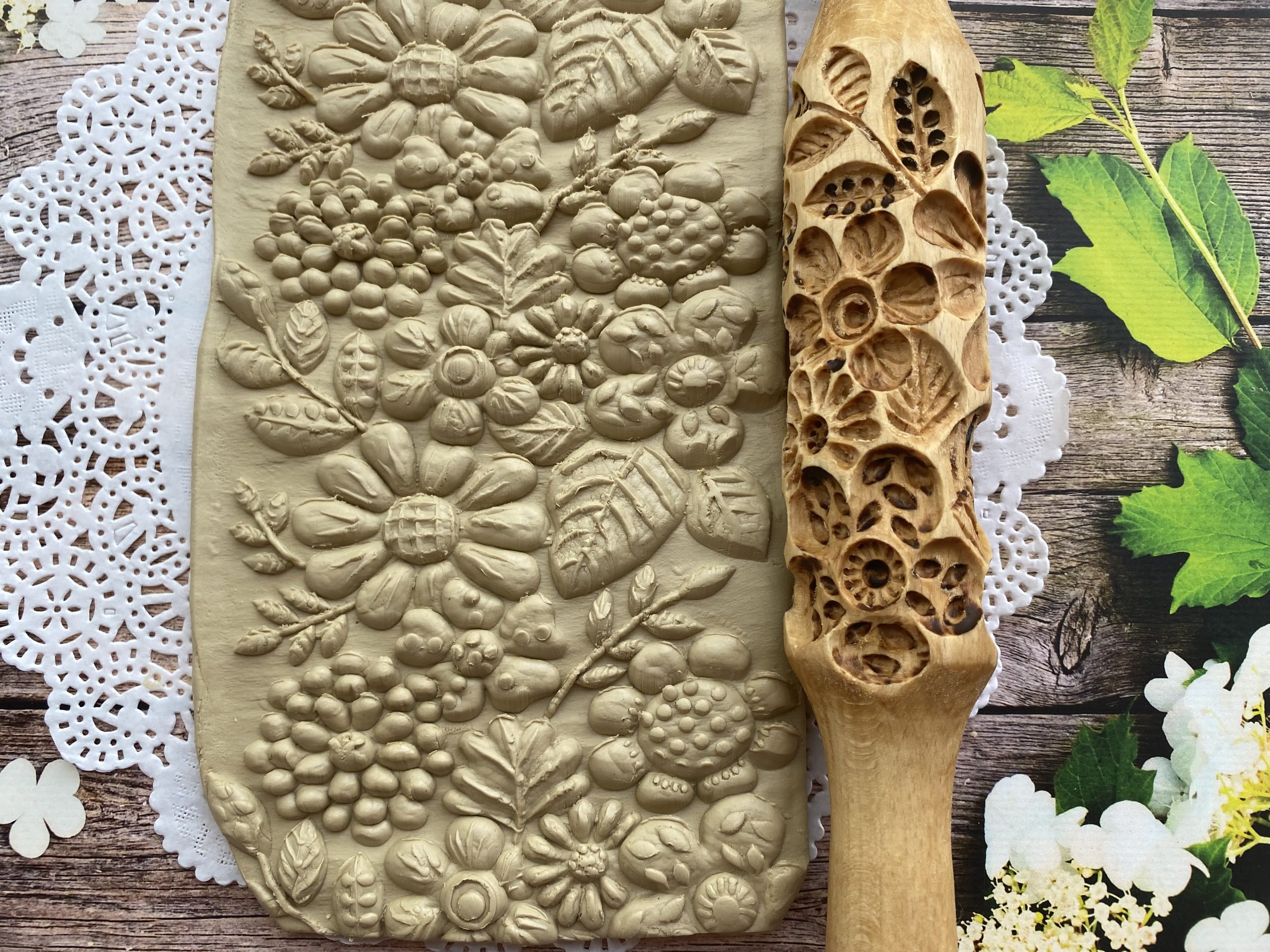 Embossed rolling pin, engraved rolling pin, with bees