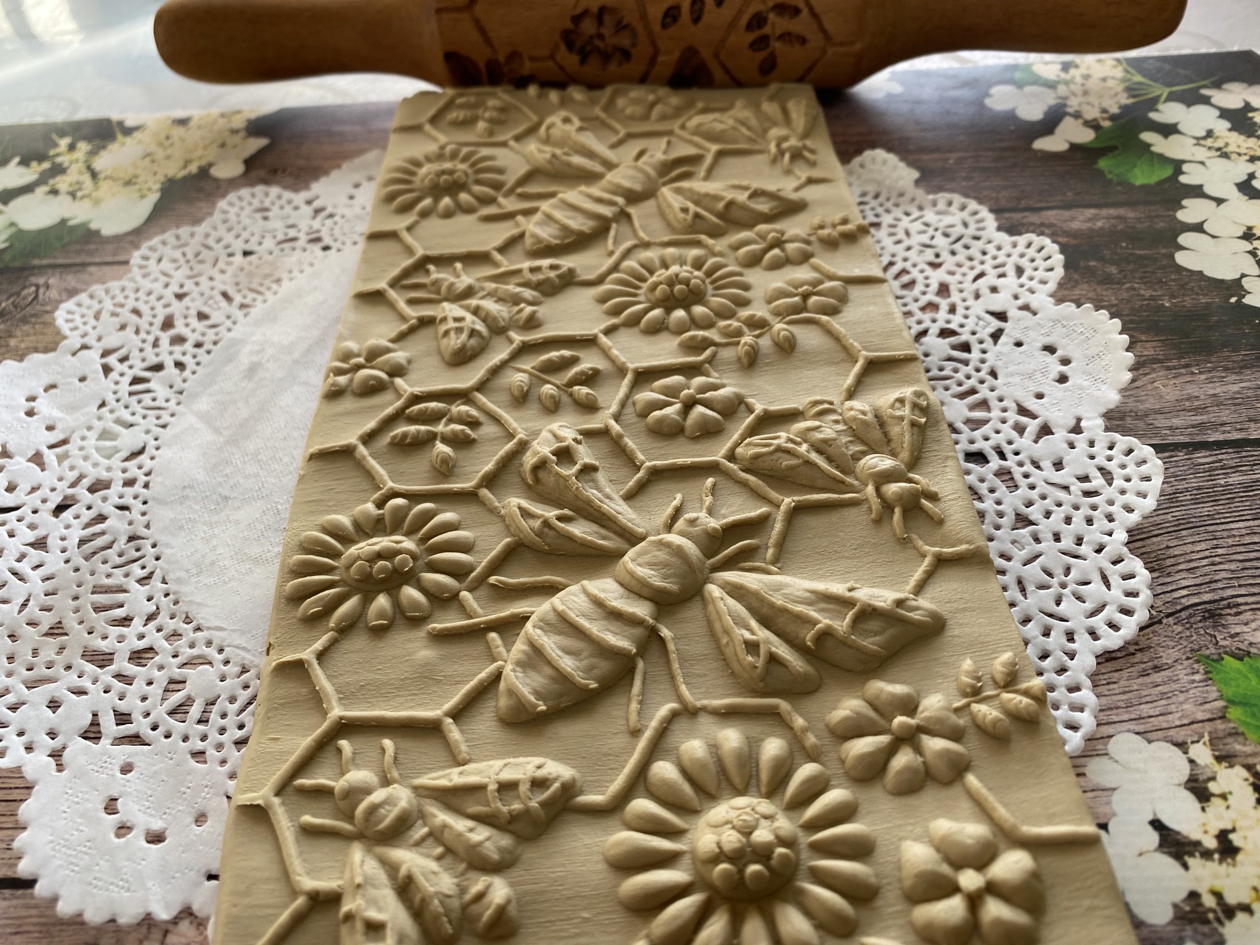 Embossed rolling pin, engraved rolling pin, with bees