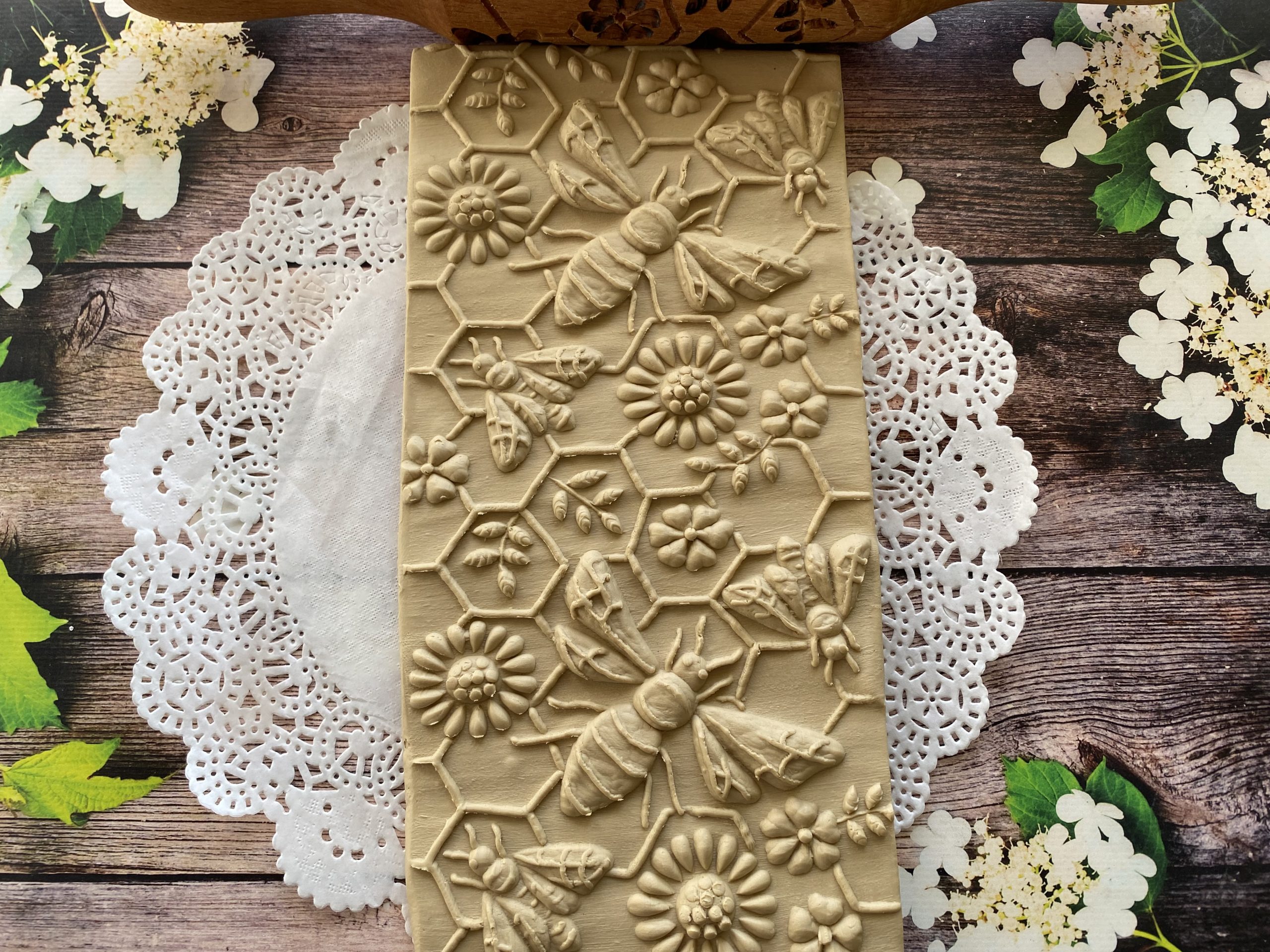 Floral engraved rolling pin, embossed handmade rolling pin for