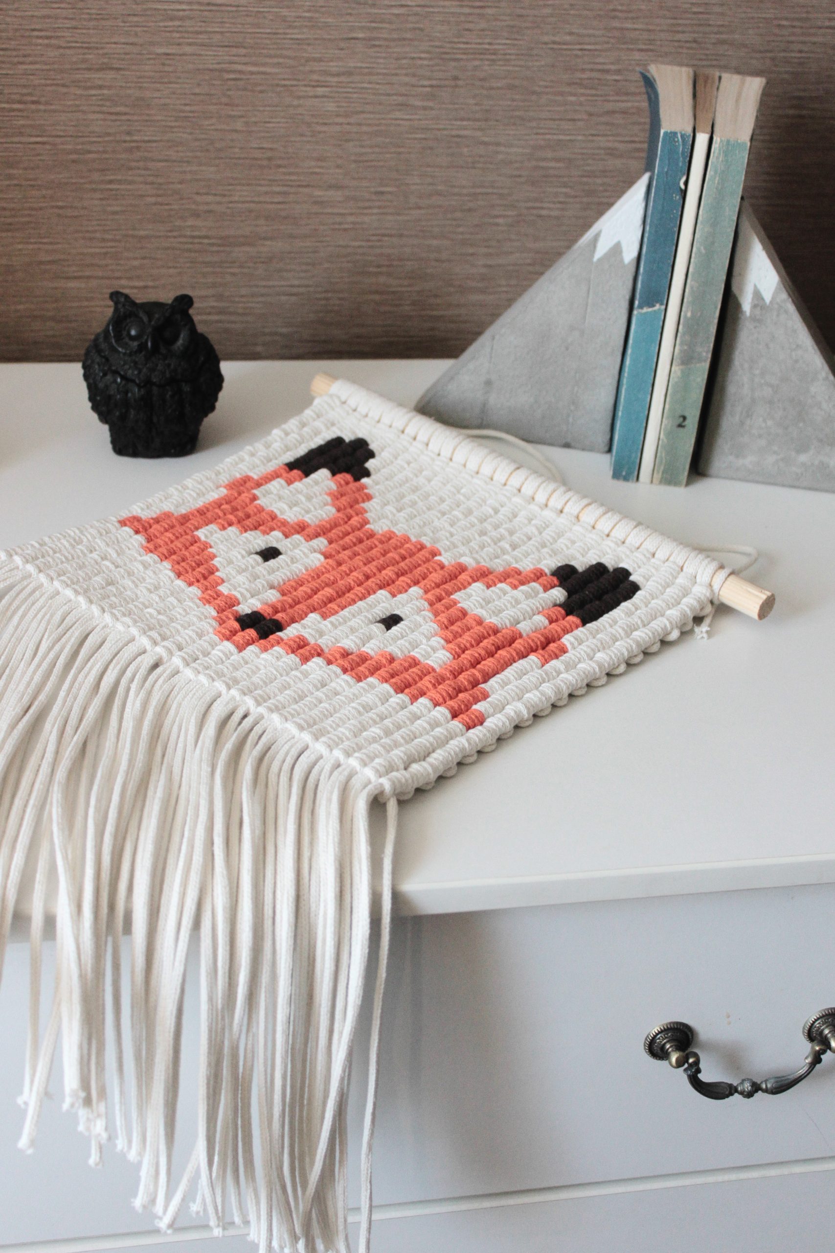 DIY macrame wall hanging - One Brass Fox - One Brass Fox // Powered by  chloédigital