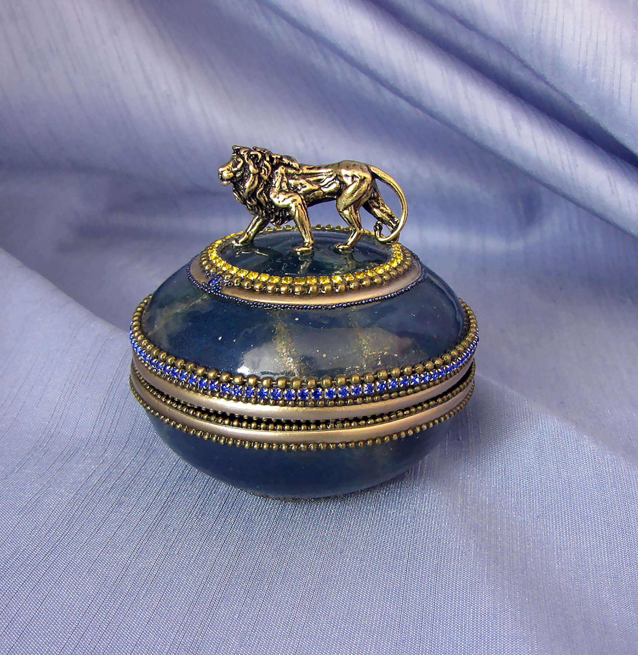 Indigo jewelry box, jewelry box with a lion