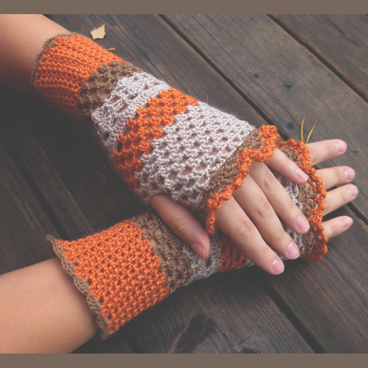 Women's wool fingerless gloves - Crealandia