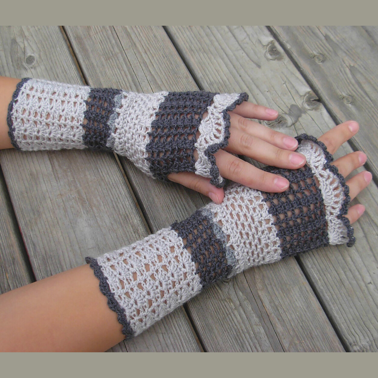Cottagecore wool fingerless gloves gray 100% merino wool - Crealandia