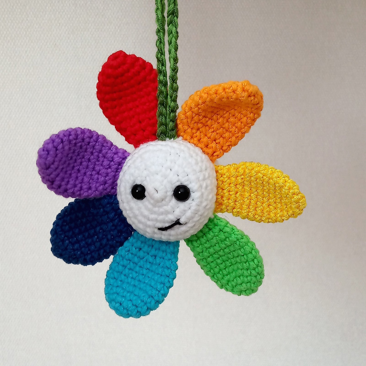 Crochet Daisy Car Accessories. Car ornament. Cute gift. - Crealandia