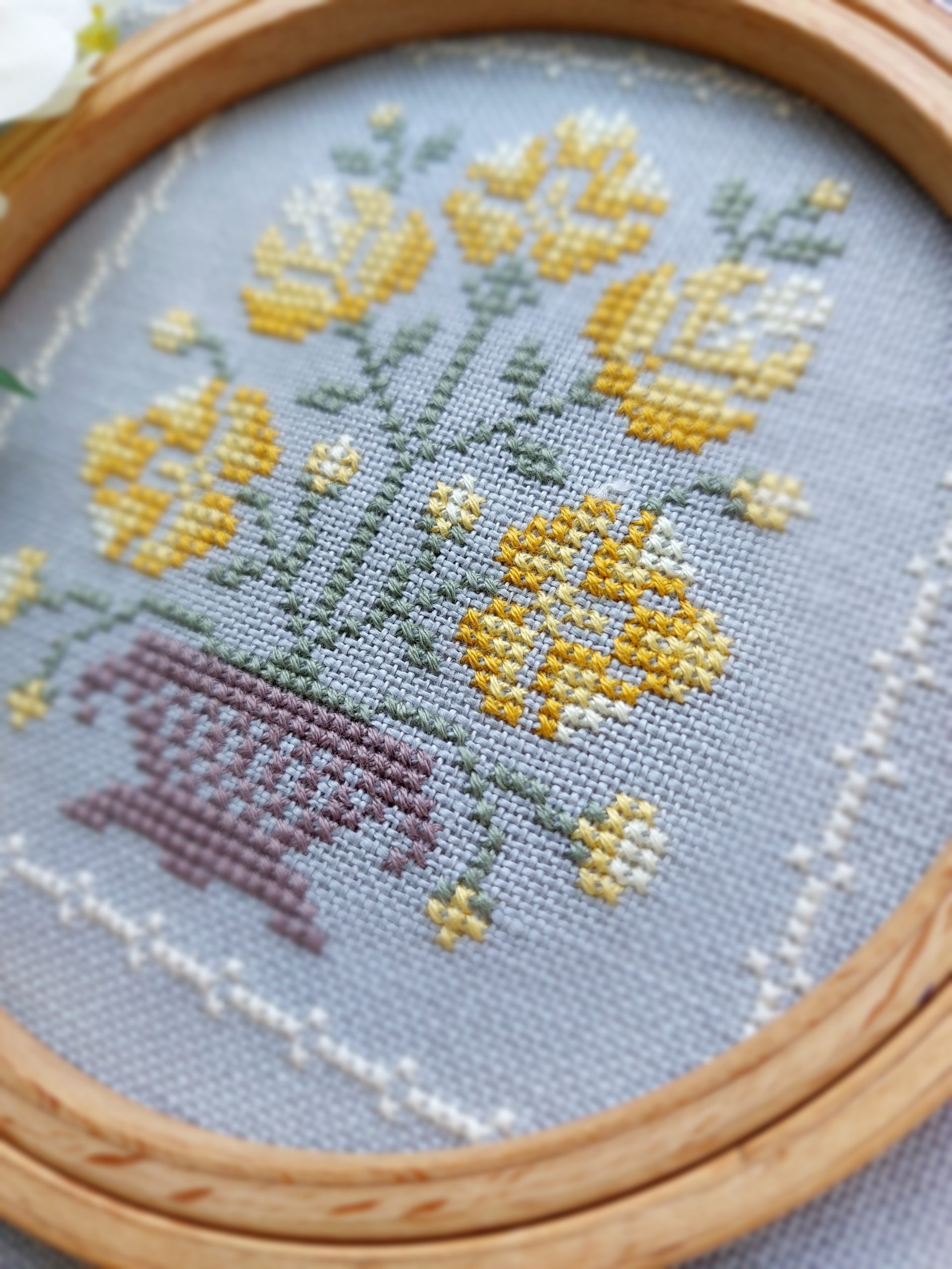 Yellow Flowers cross stitch pattern, Small Primitive Sampler 7 yellow roses