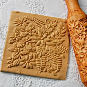 Rolling pins with flowers