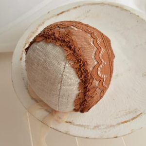 Caramel lace bonnet for newborn girl. Newborn photography prop