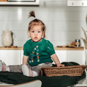 Sweater with short sleeves. Sweater with a letter cotton Knit top
