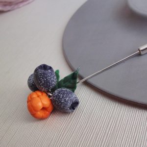 magic-brooch-pin-blueberry-and-wildberry-brooc