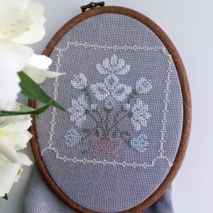 White Flowers cross stitch pattern pdf, Primitive Floral pattern