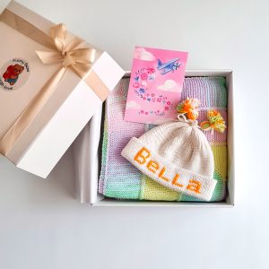 Personalized coming home newborn girl gift set. Pregnancy gift.