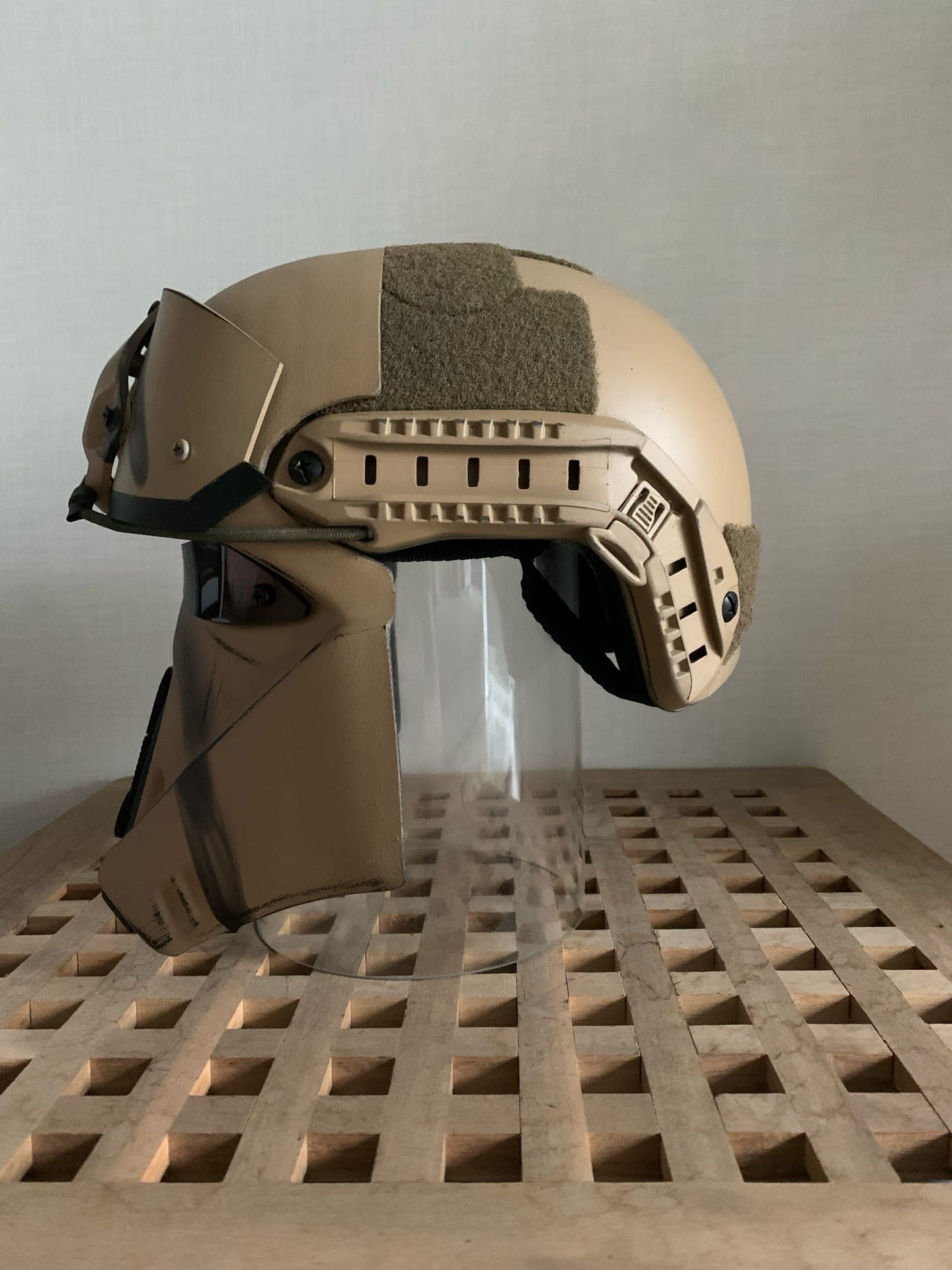 Shore trooper helmet or mask for airsoft and cosplay - Crealandia