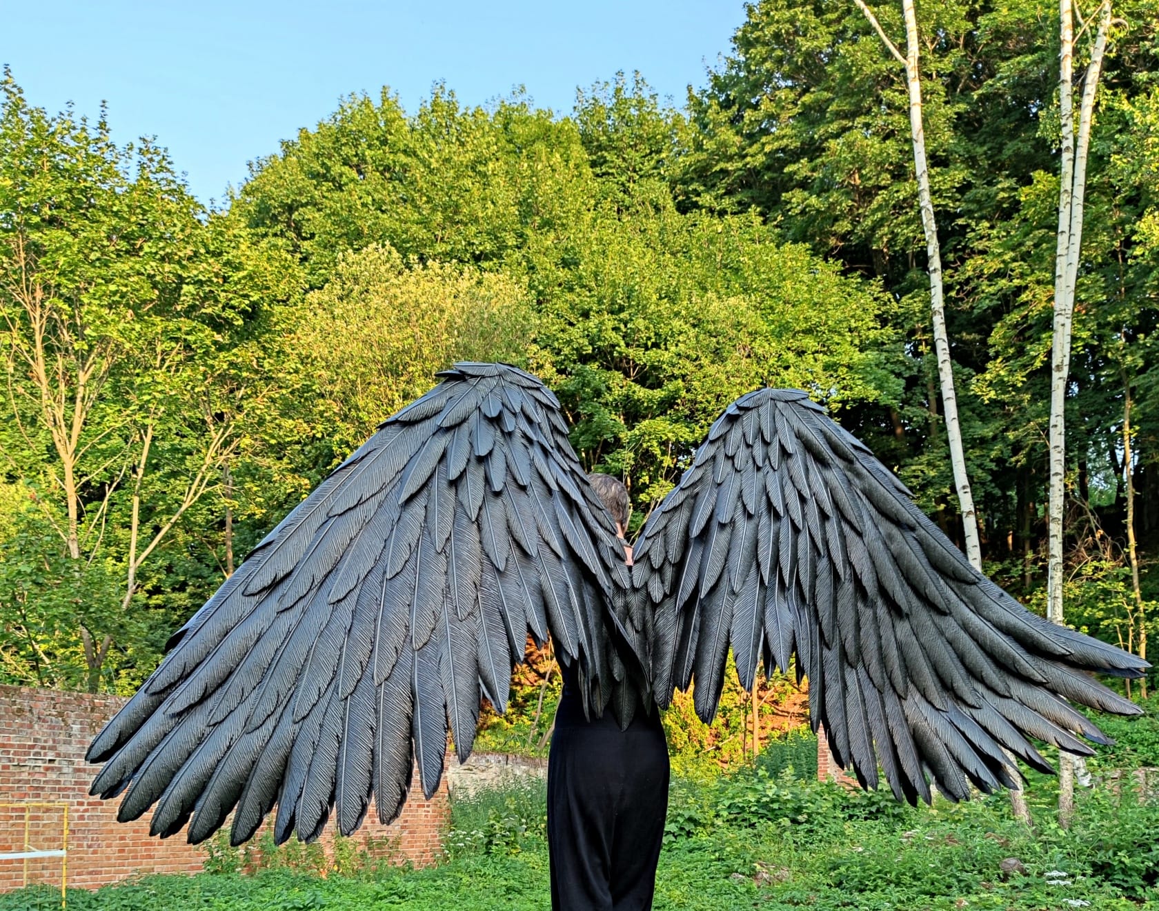 Large waving/movable crow wearable Black wings Cosplay Costume; raven,  Fallen Angel, Devil, Maleficent Halloween outfit - Crealandia