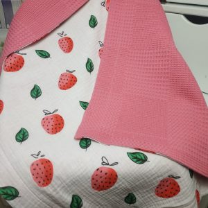 Strawberry baby blanket size 29’x27′ (74×69 cm), baby girl blanket, cotton blanket, waffle baby blanket, personalised blanket, embroidered baby blanket, new baby gift