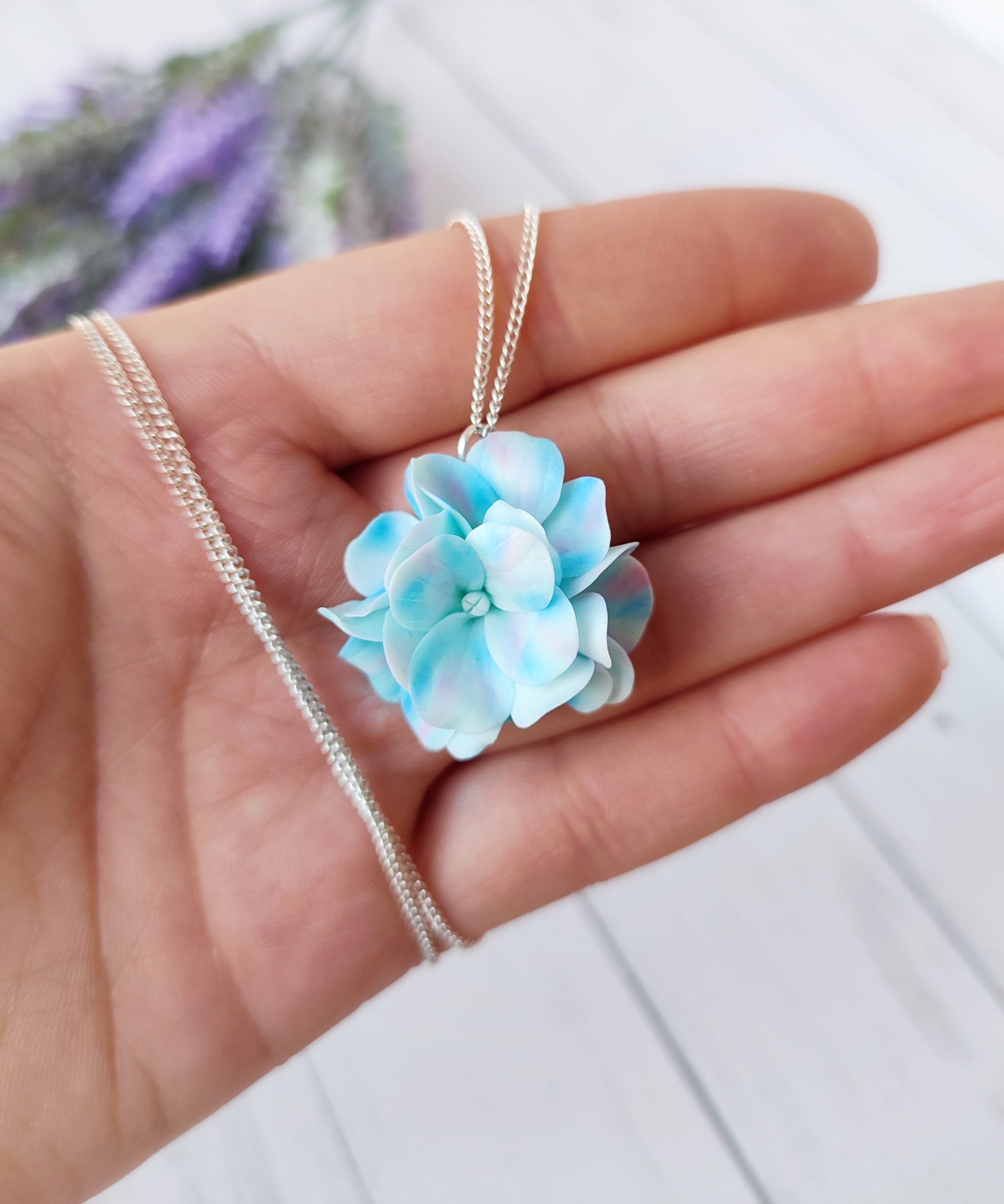 blue-flower-necklace