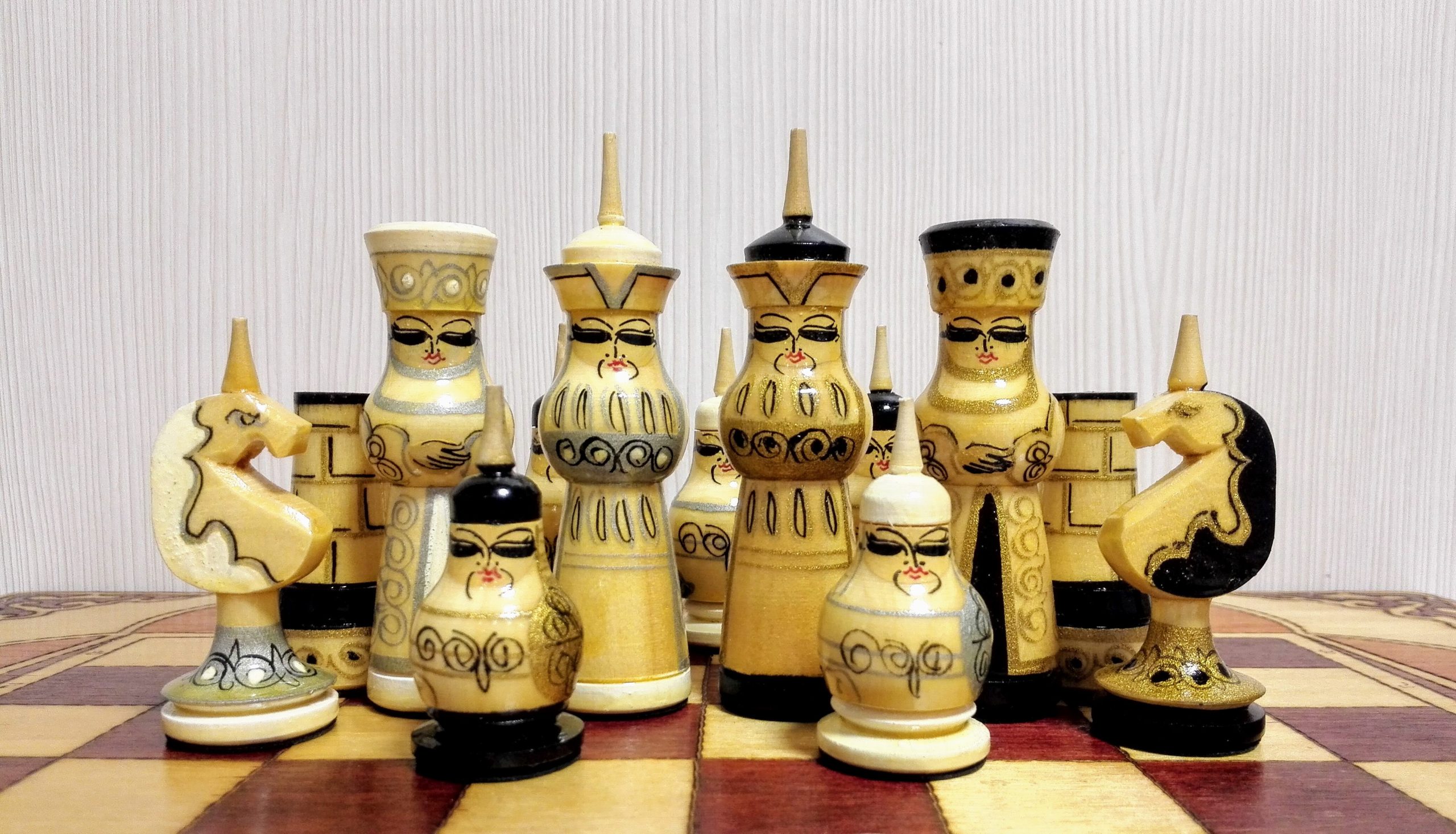 Oversized Chess Piece Ceramic Ornaments (Black)