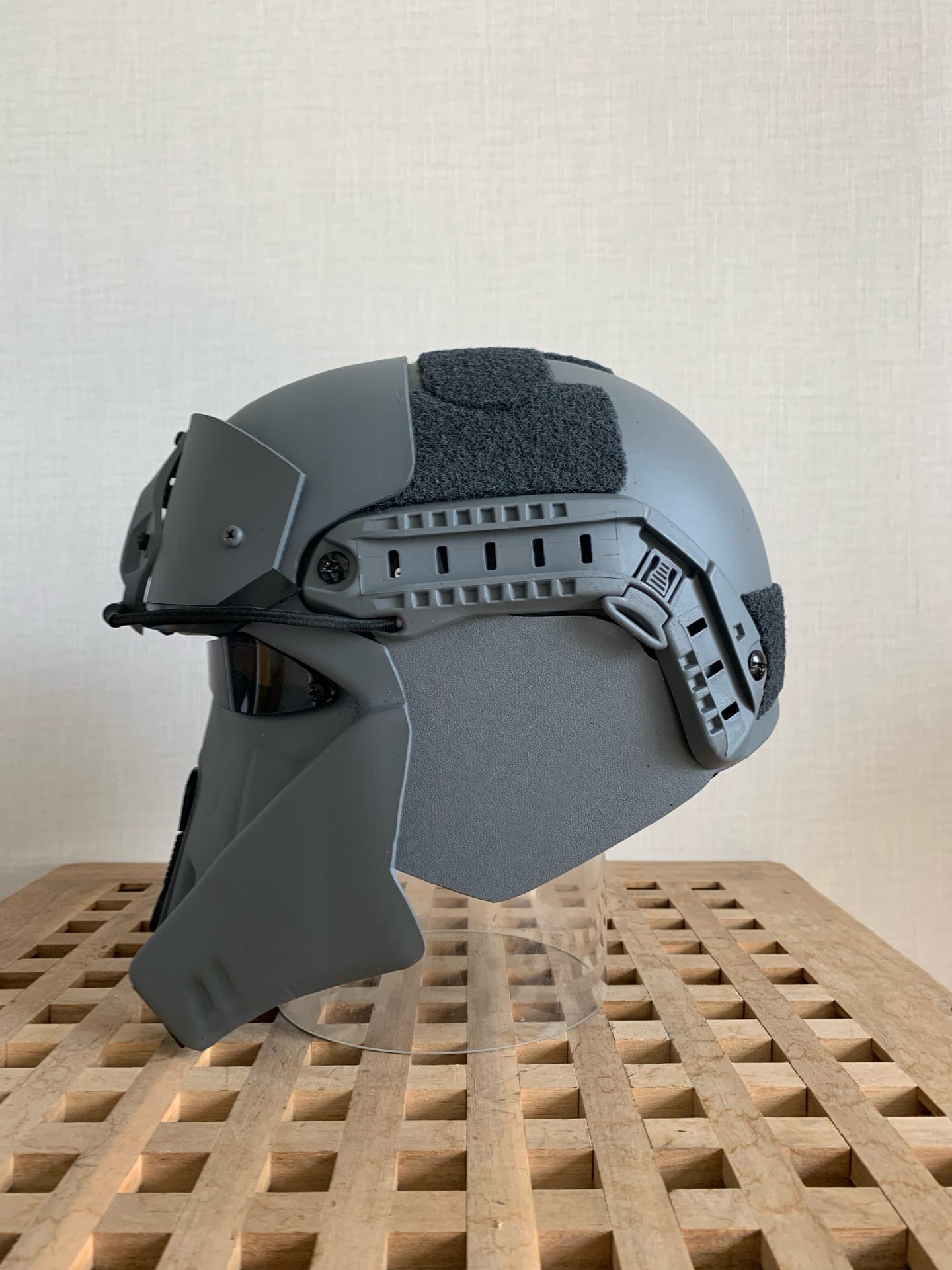 Shore trooper helmet or mask for airsoft and cosplay - Crealandia