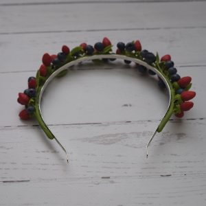 Cold porcelain berry