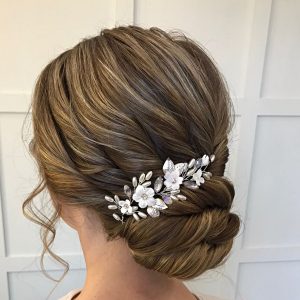White flower bridal hair piece Wedding floral headpiece for bride
