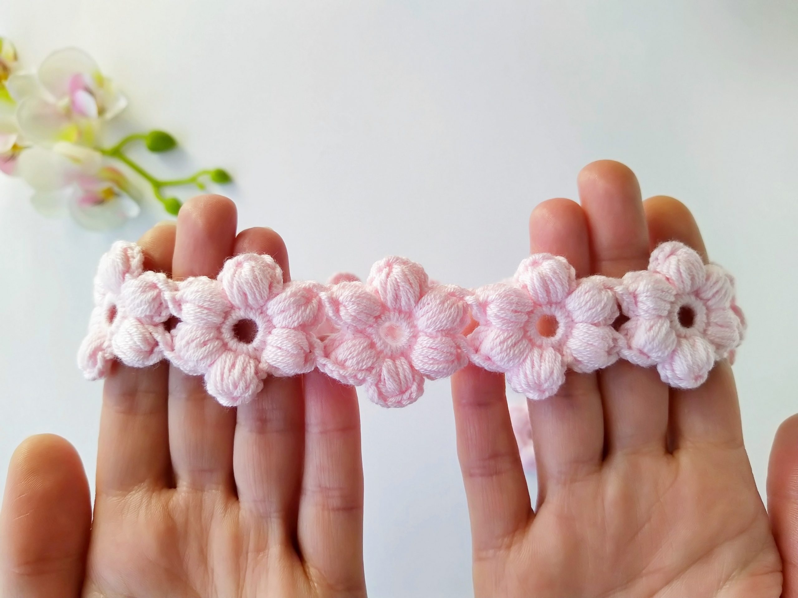 Red Heart Puffy Flower Crochet Hairband & Hair Clips Pattern Pattern