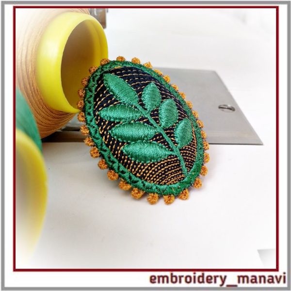 In the hoop Embroidery Brooch with voluminous leaves.