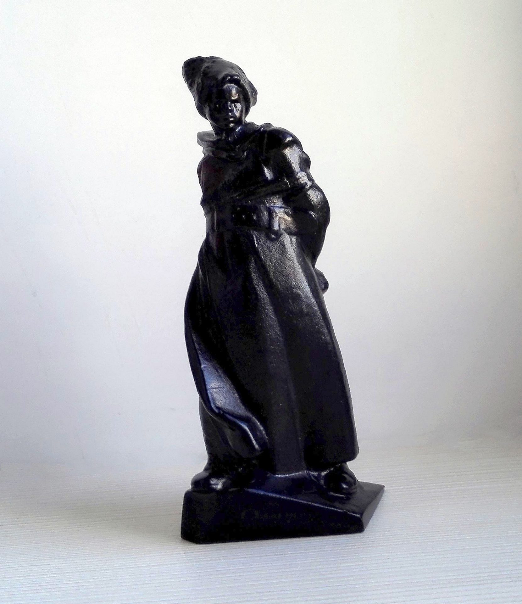 Hero Revolution Vintage Cast Iron Statuette. Rare Antique Gifts 2 Hero Revolution Vintage Cast Iron Statuette. Rare Antique Gifts - Image 2