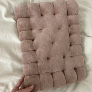 Chocolate cracker pillow
